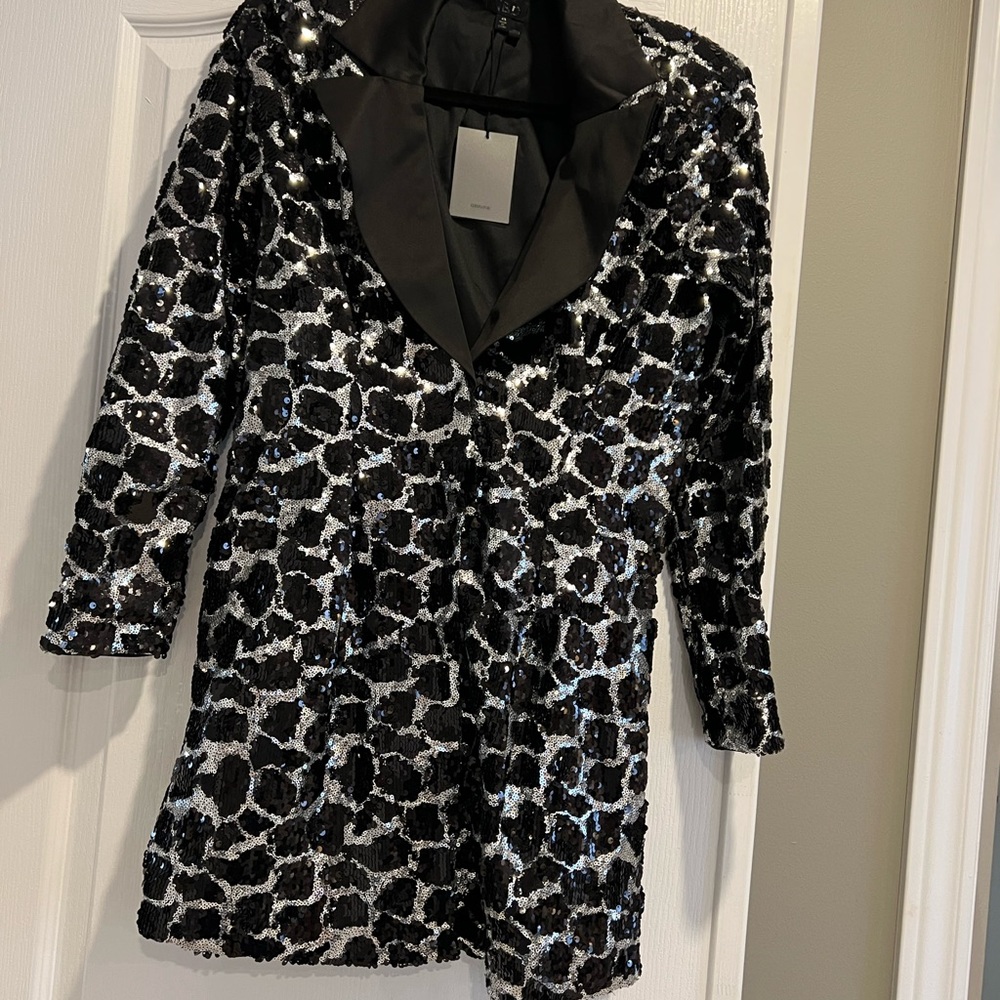 Dress - Picture 2 of 7